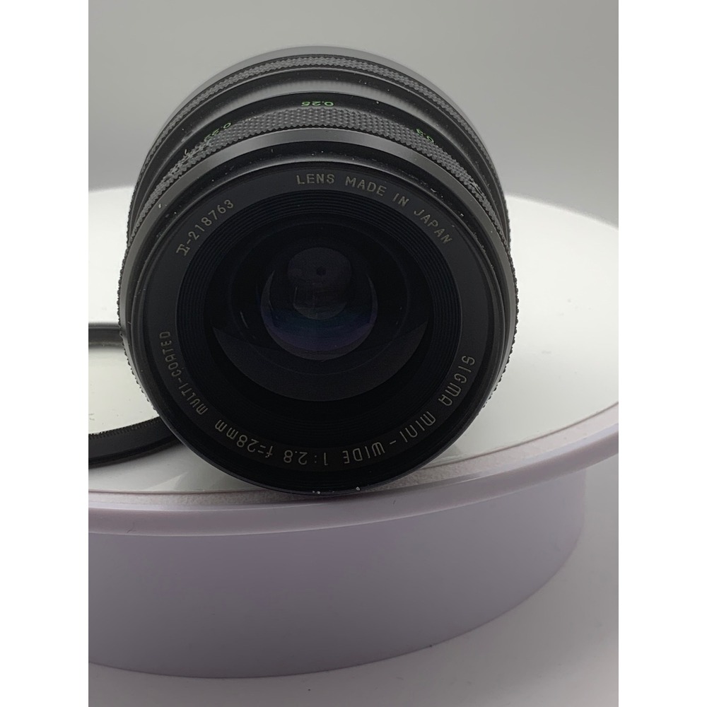 Sigma Mini-Wide 28mm f2.8 Multi-Coated Lens with Vivitar 52mm UV Filter Japan